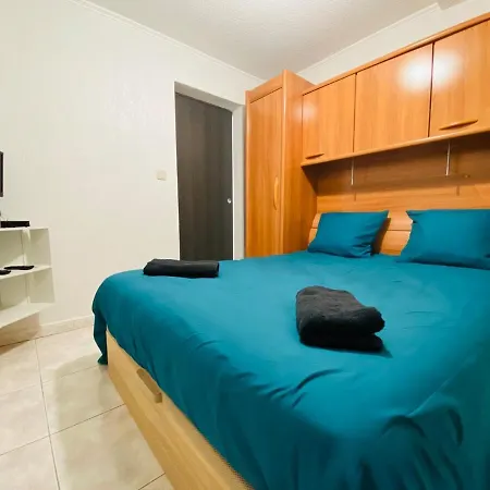 50 M De La Vue Apartment *