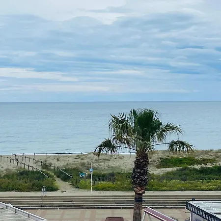 50 M De La Vue Apartment