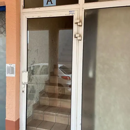50 M De La Vue Apartment *